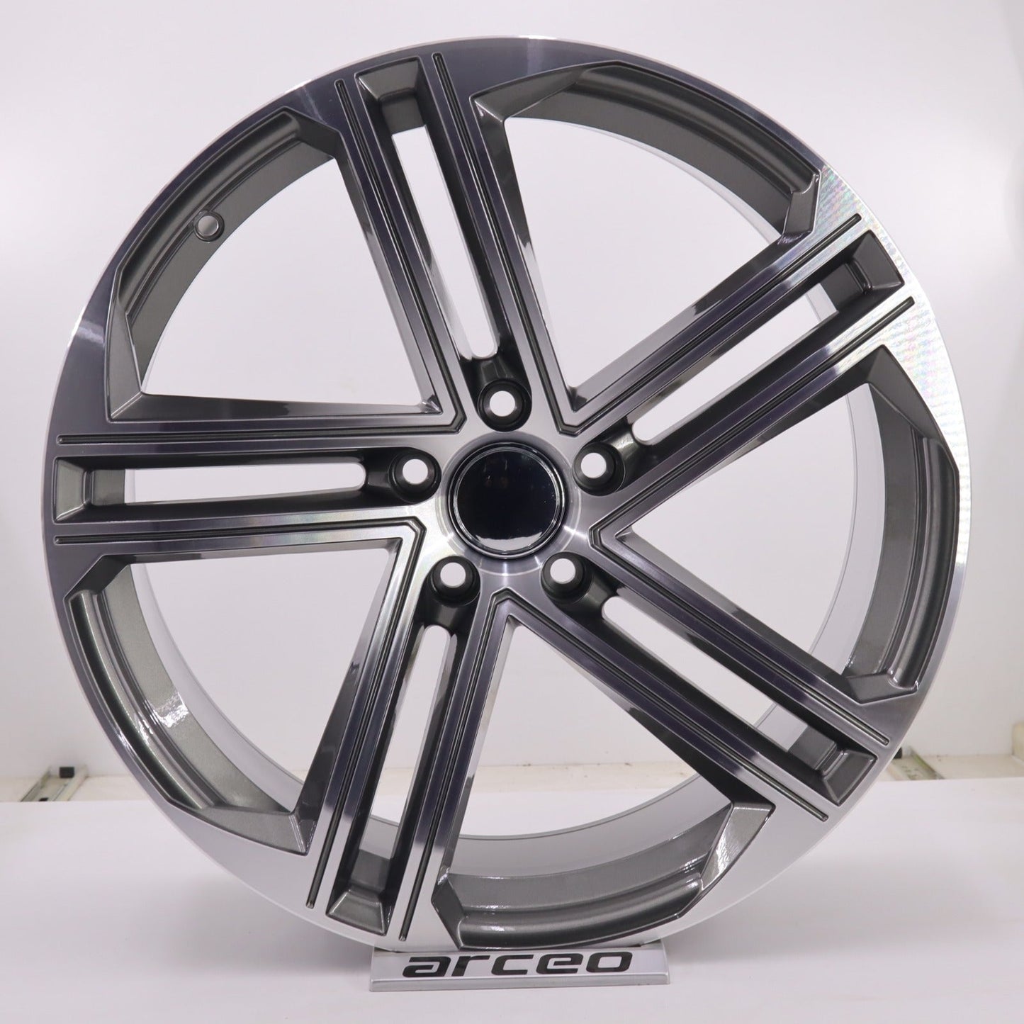 R1 Wheels 19 inç 5*112 ET30 Füme Jant Takımı (J-197)