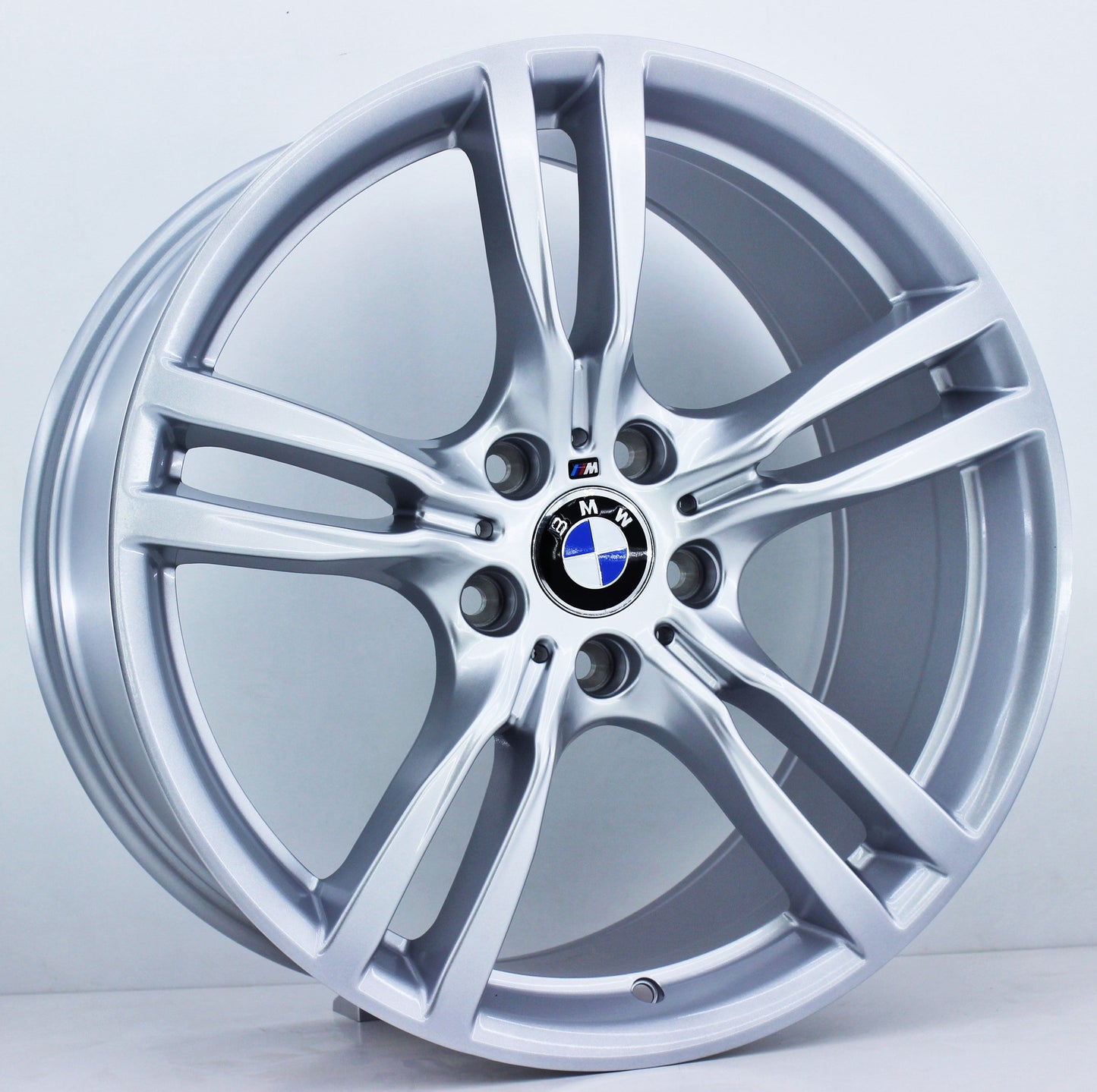 R1 Wheels 19 inç 5*120 ET45 Metalik Gri Jant Takımı (J-226)