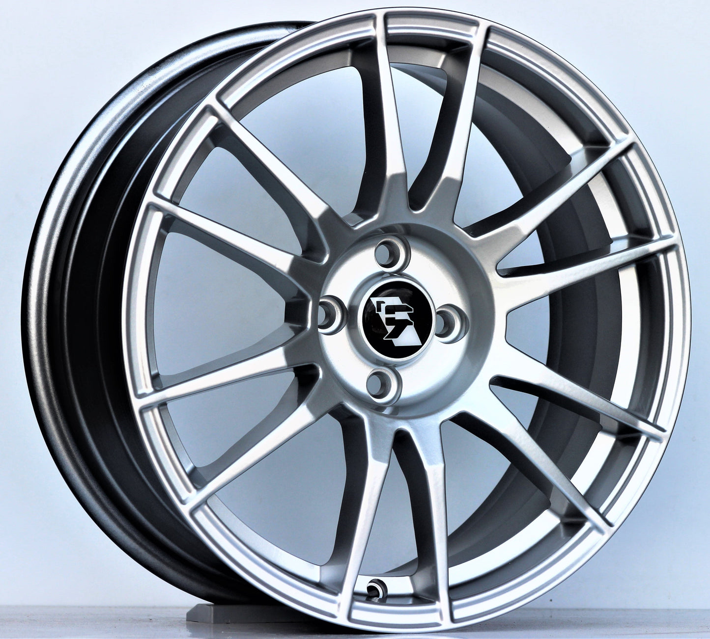 R1 Wheels 17 inç 5*114.3 ET35 Metalik Gri Jant Takımı (J-366)