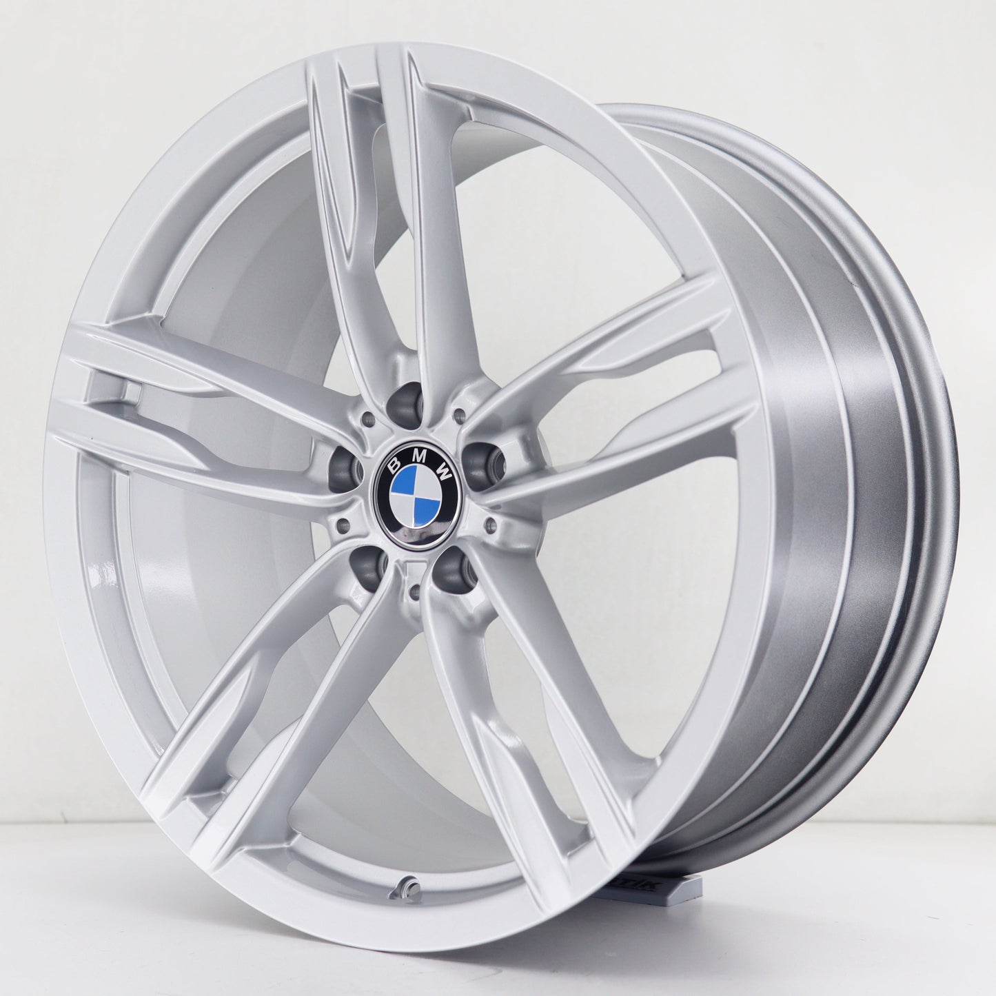 R1 Wheels 18 inç 5*120 ET33 Metalik Gri Jant Takımı (J-376)