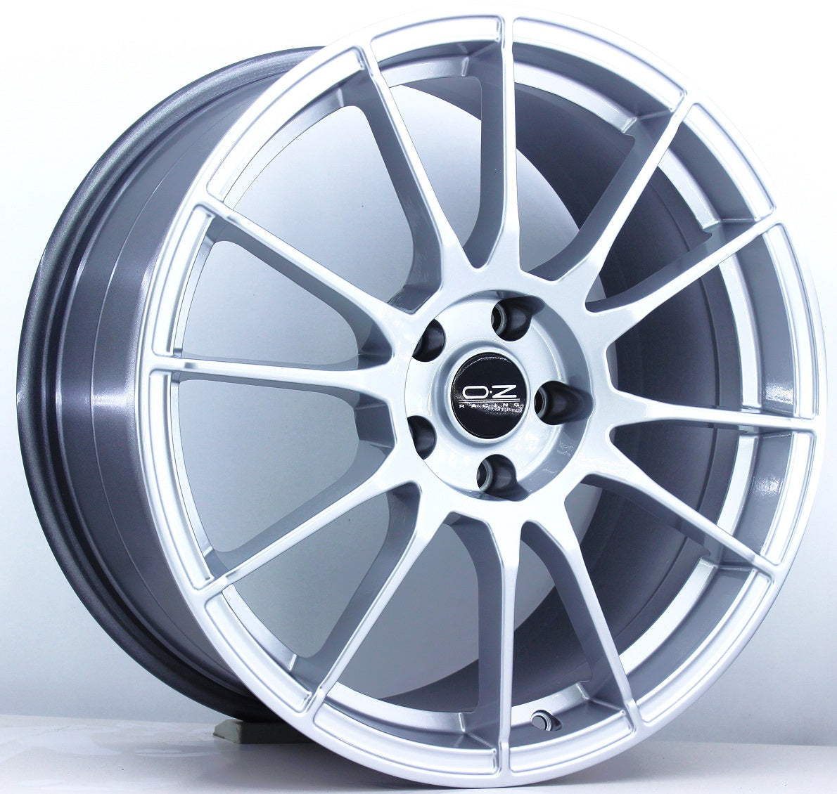 R1 Wheels 19 inç 5*112 ET40 Metalik Gri Jant Takımı (J-378)